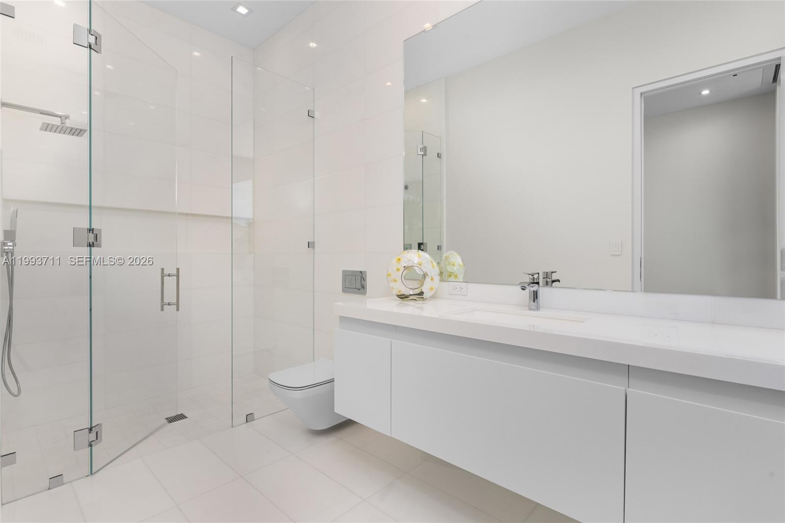 2560 Del Lago Dr Fort Lauderdale, FL 33316