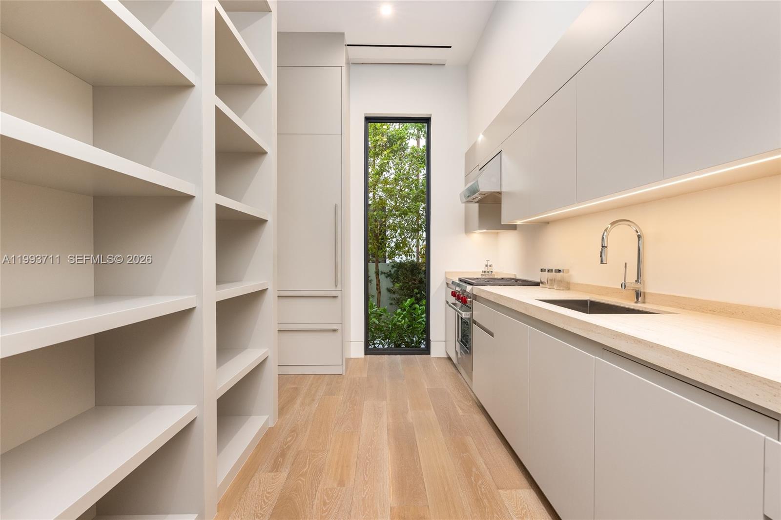 2560 Del Lago Dr Fort Lauderdale, FL 33316