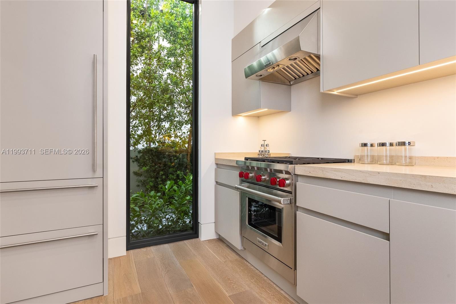 2560 Del Lago Dr Fort Lauderdale, FL 33316