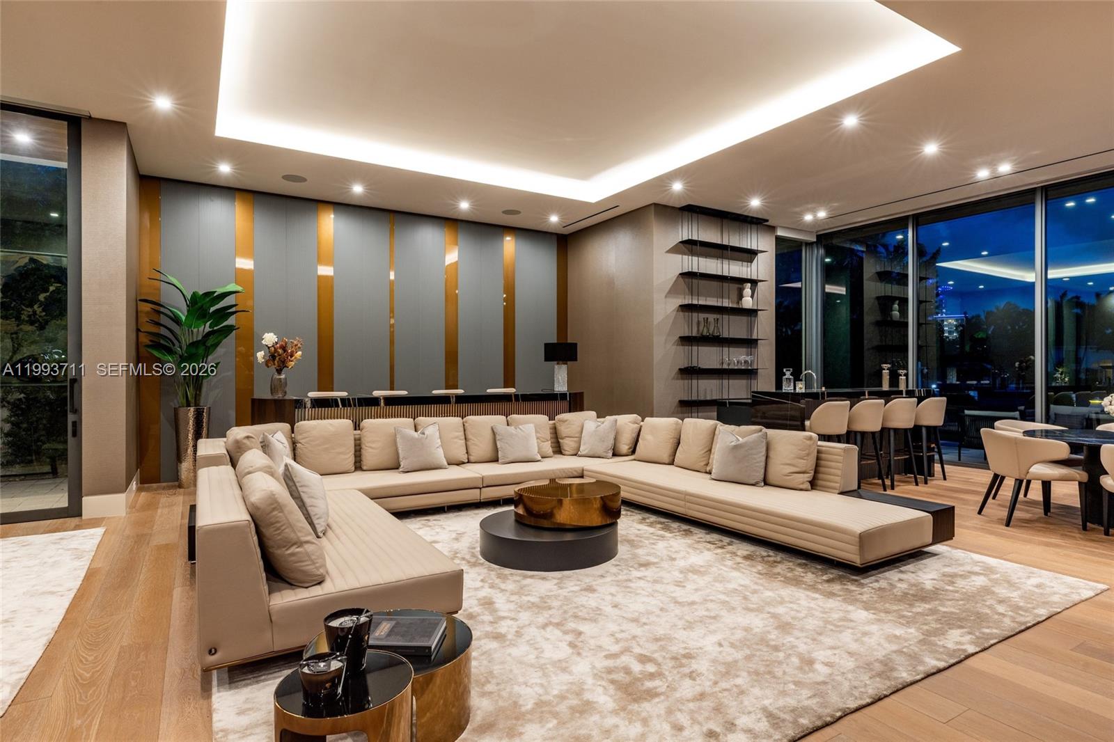 2560 Del Lago Dr Fort Lauderdale, FL 33316