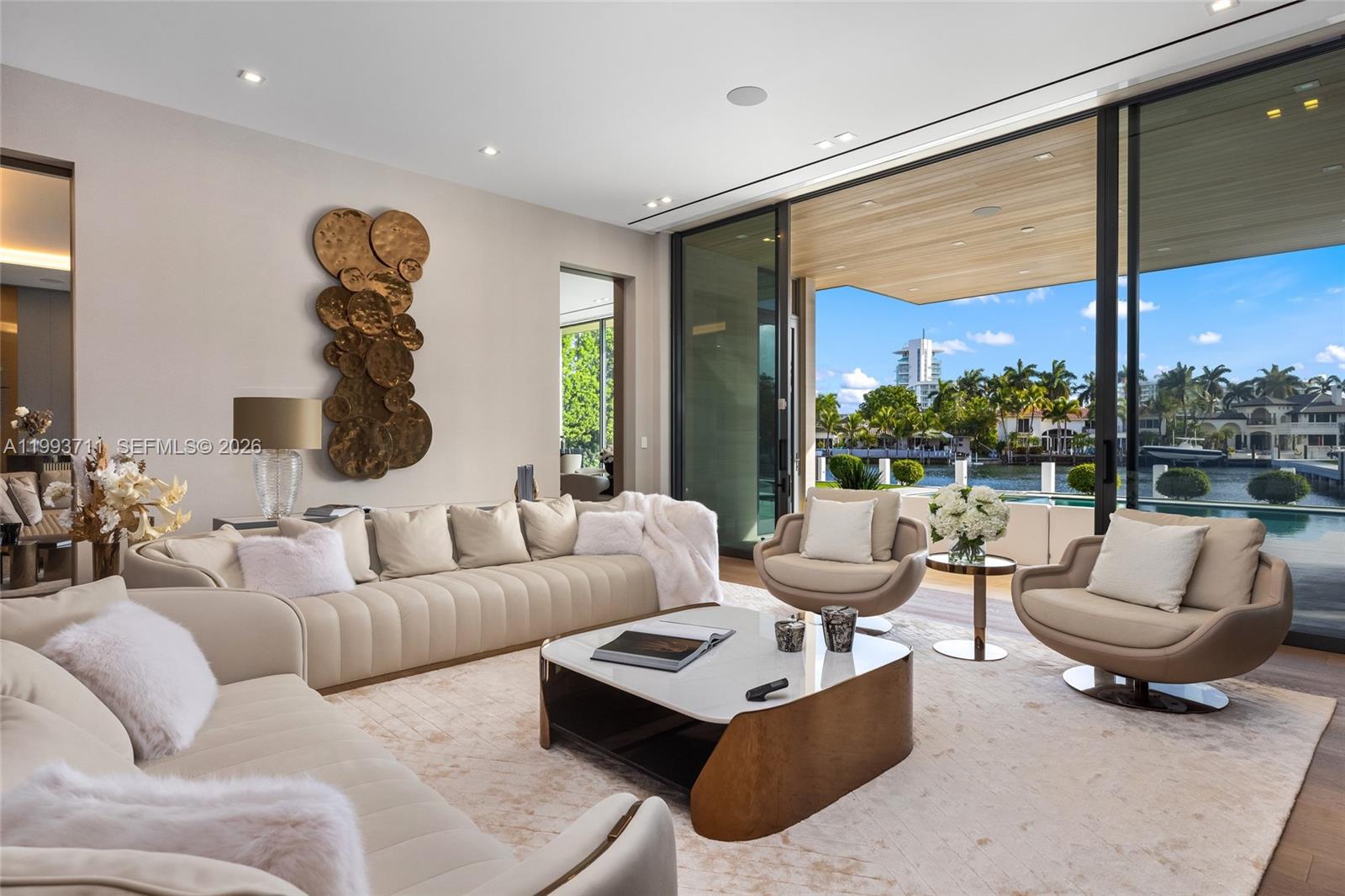 2560 Del Lago Dr Fort Lauderdale, FL 33316