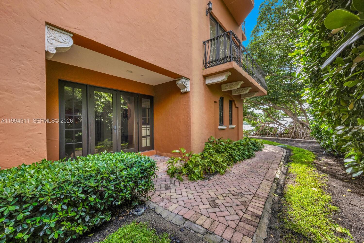 3471 Main Hwy #619 Miami, FL 33133