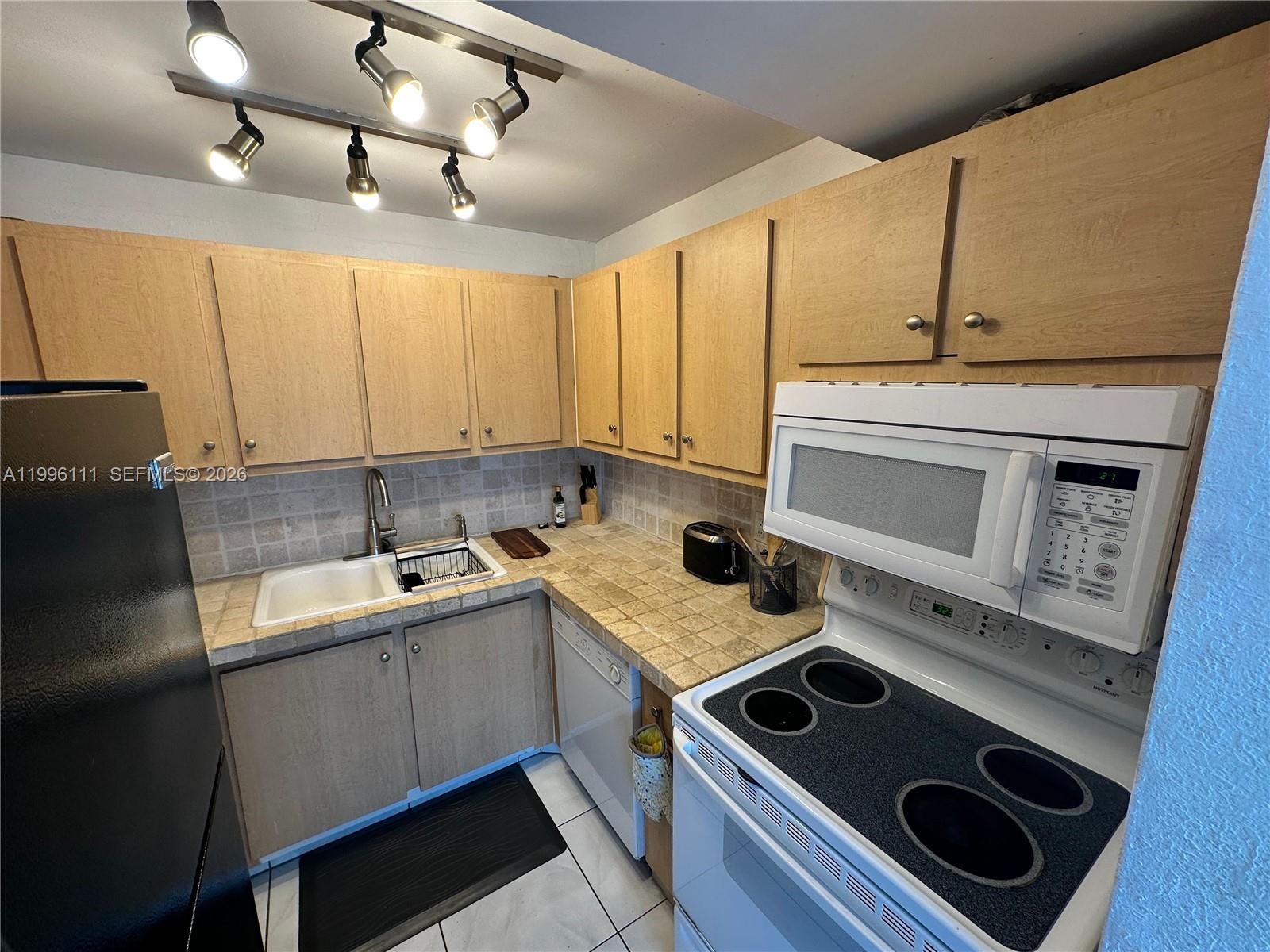 Undisclosed Address North Miami Beach, FL 33160