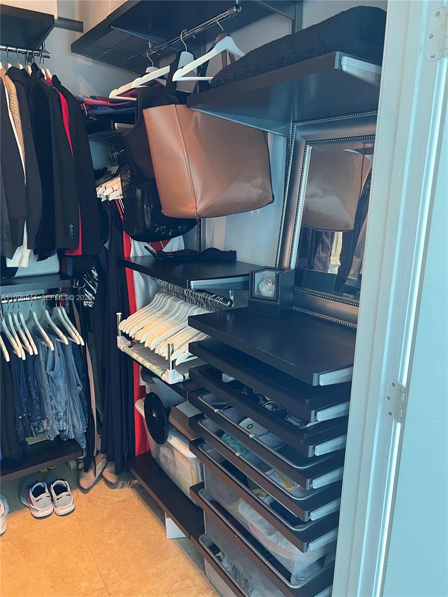 image Blue on the Bay23