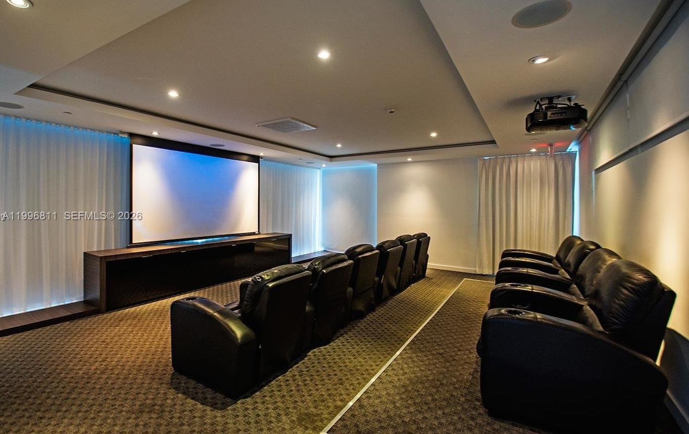 image Blue on the Bay31