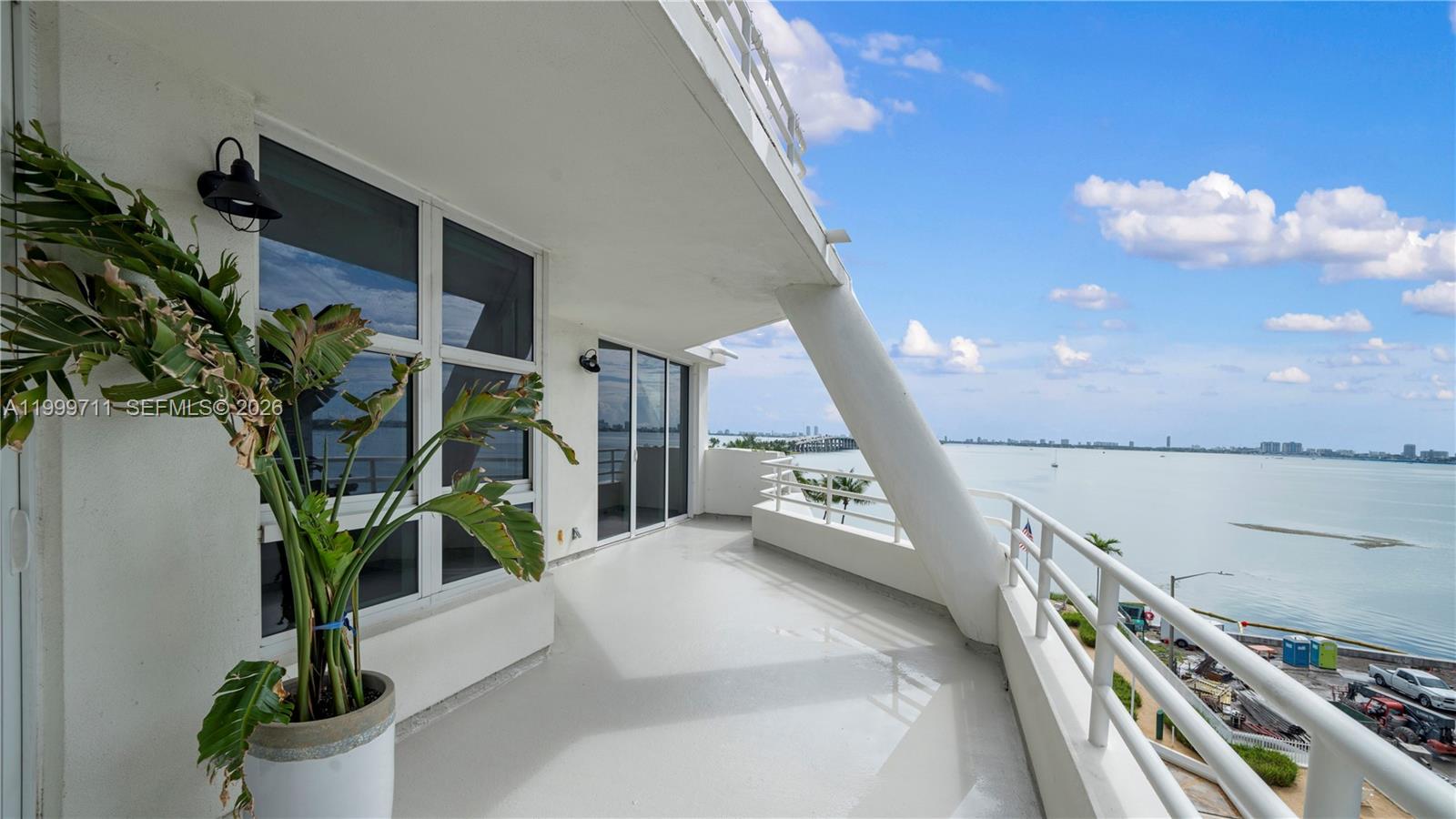 555 NE 34th St #603 Miami, FL 33137