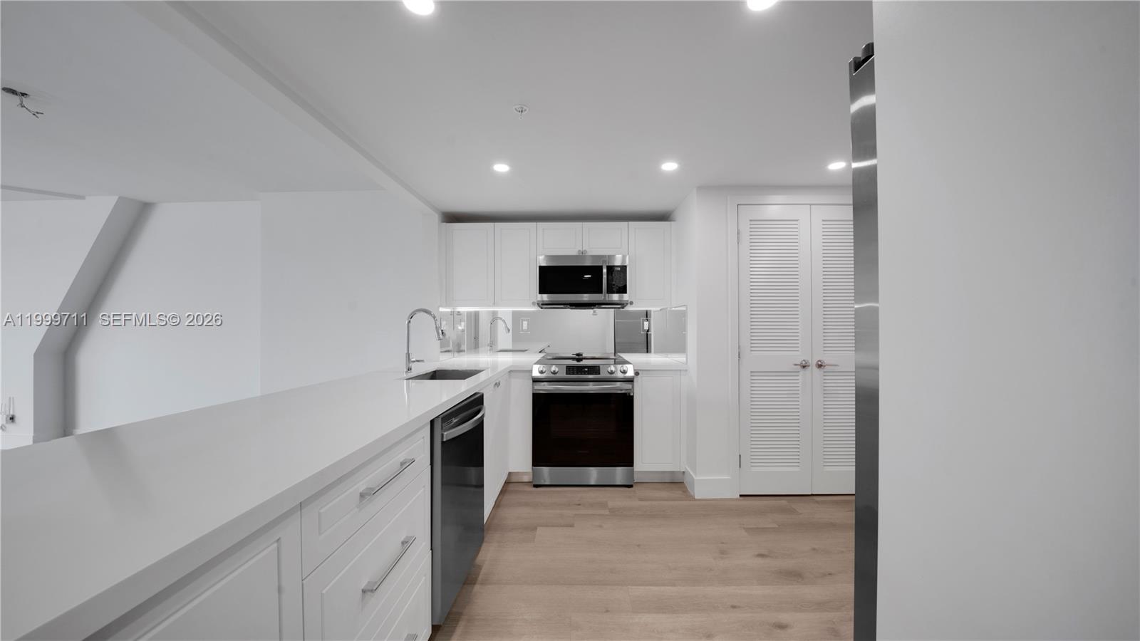 555 NE 34th St #603 Miami, FL 33137