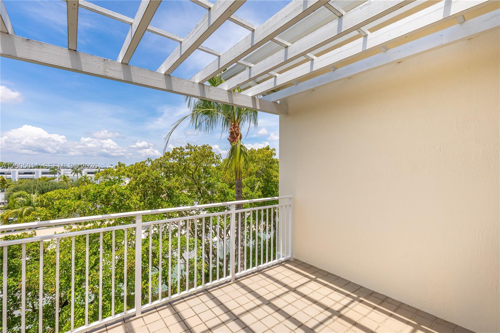 7616 SW 102nd St #411 Pinecrest, FL 33156