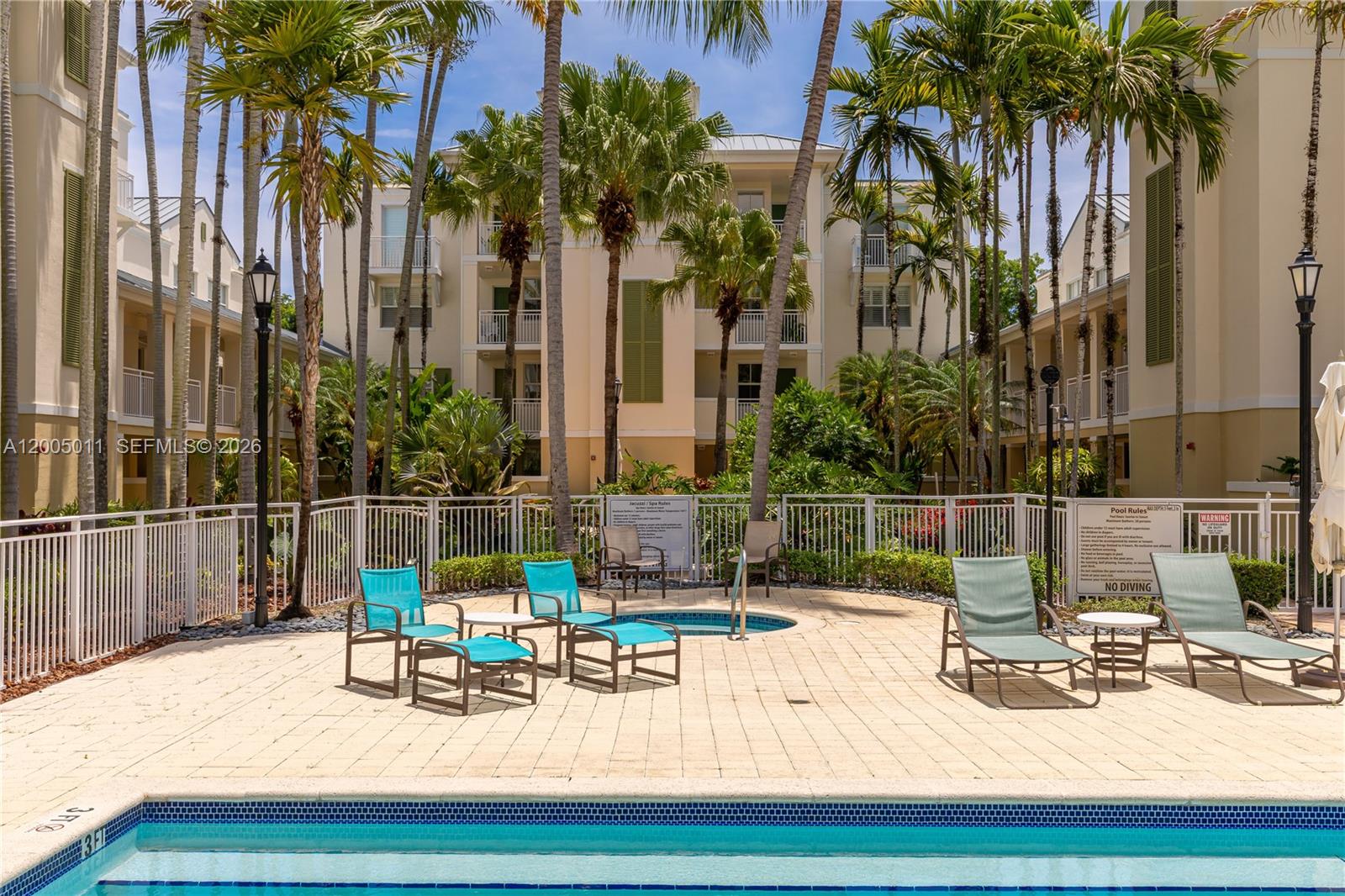 7616 SW 102nd St #411 Pinecrest, FL 33156