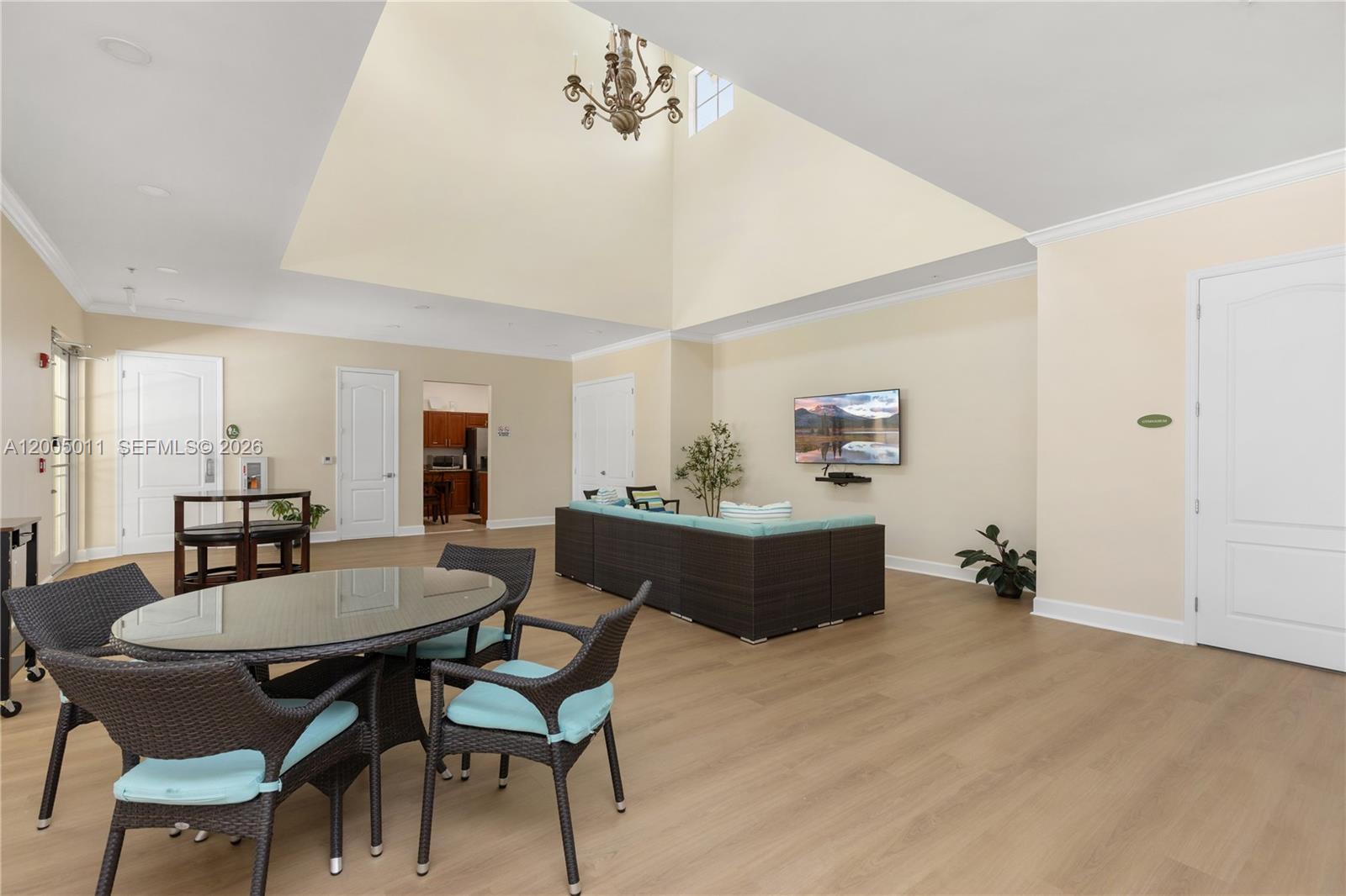 7616 SW 102nd St #411 Pinecrest, FL 33156