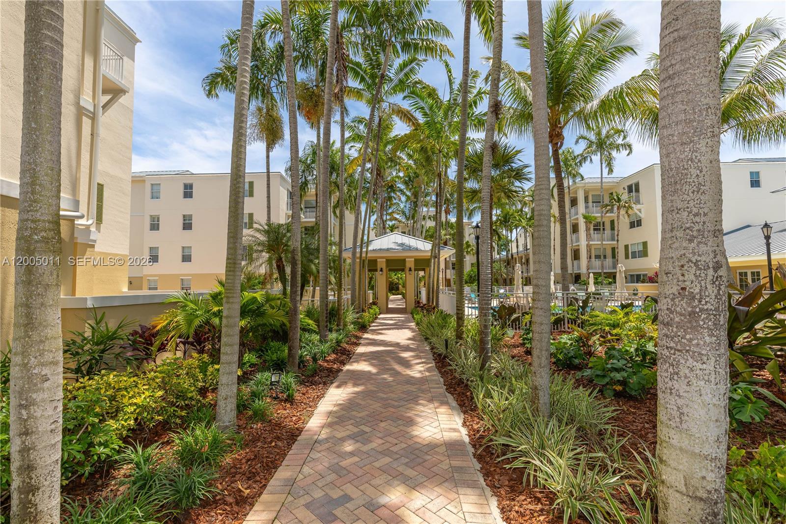 7616 SW 102nd St #411 Pinecrest, FL 33156