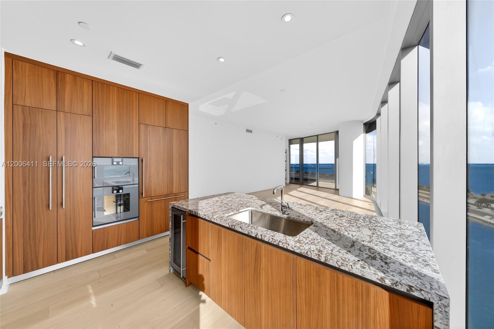 175 SE 25th Rd #1202 Miami, FL 33129