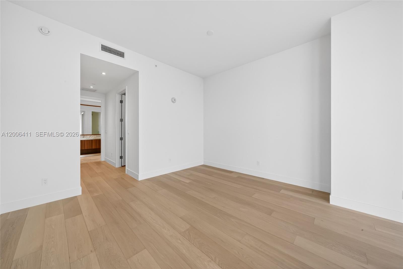 175 SE 25th Rd #1202 Miami, FL 33129