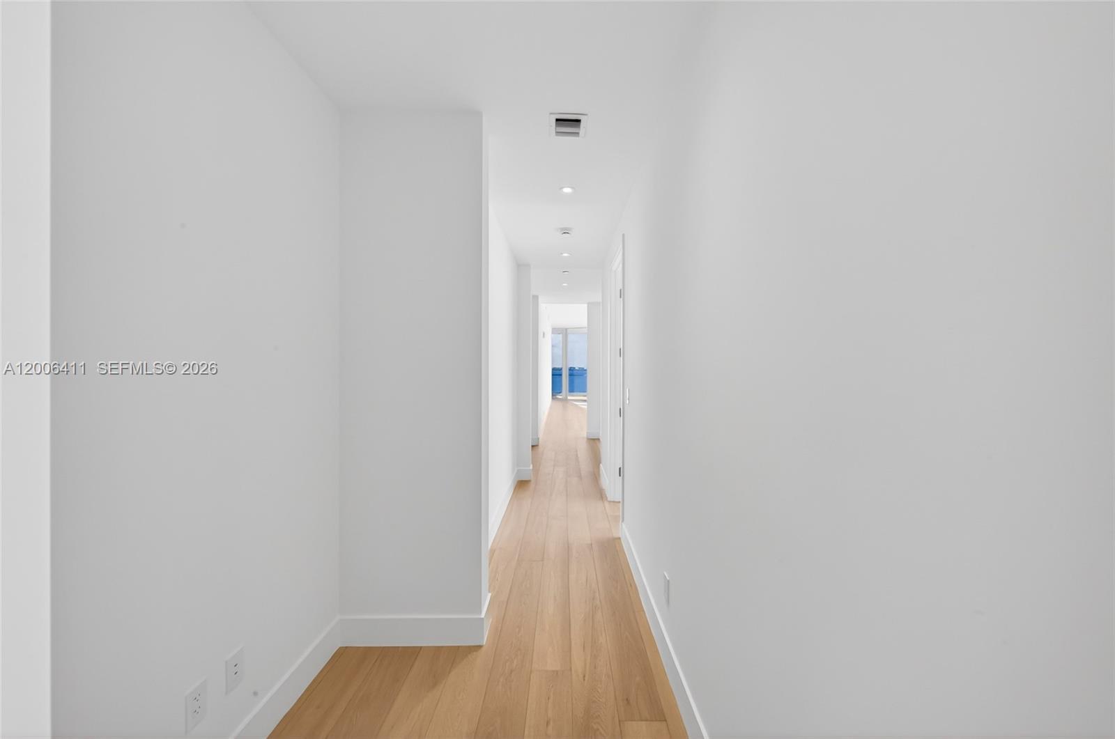 175 SE 25th Rd #1202 Miami, FL 33129