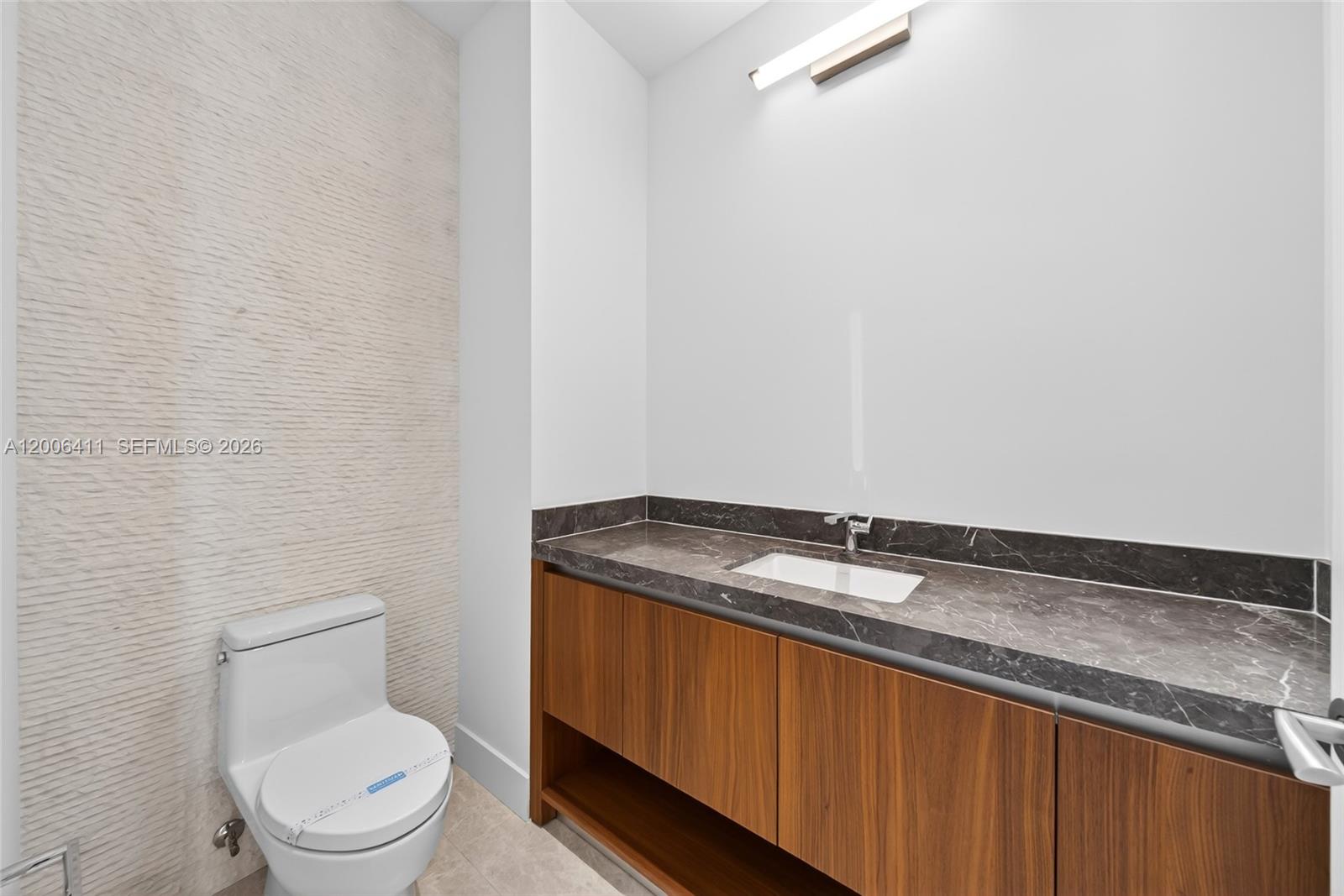 175 SE 25th Rd #1202 Miami, FL 33129