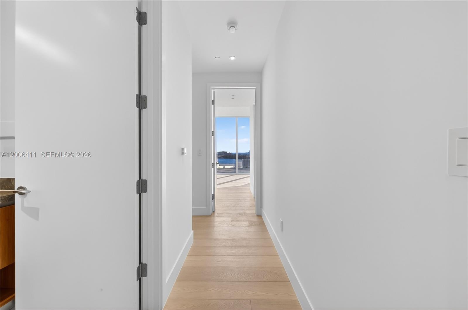 175 SE 25th Rd #1202 Miami, FL 33129