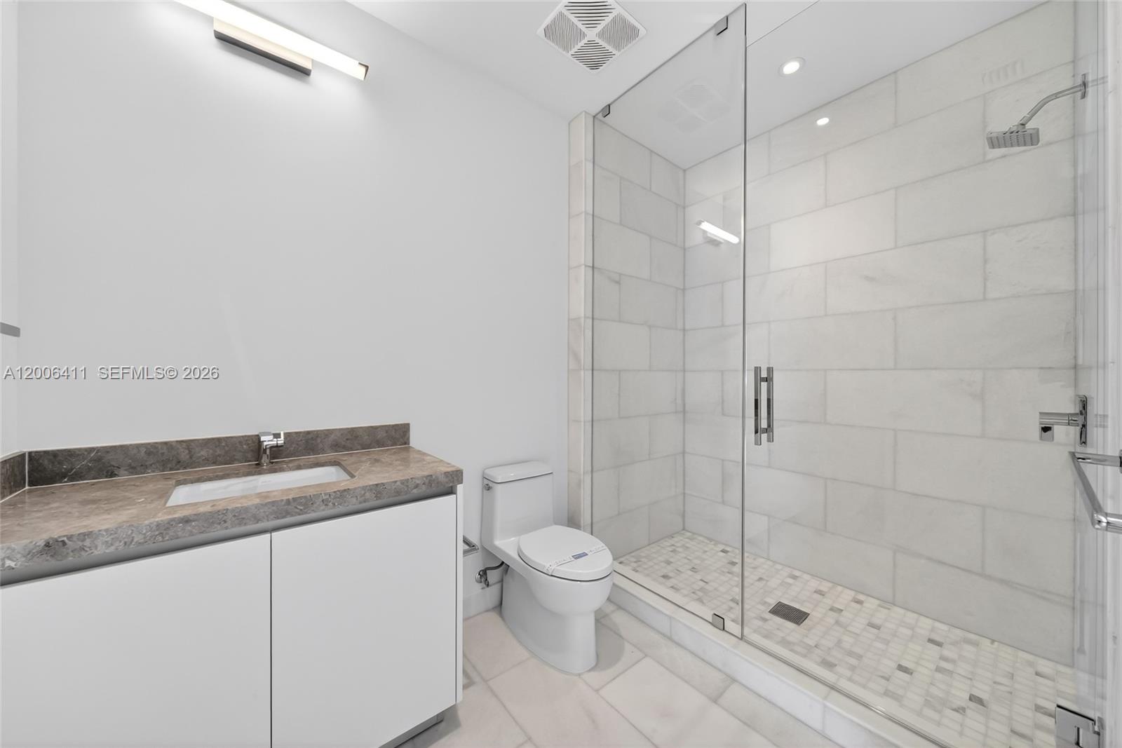 175 SE 25th Rd #1202 Miami, FL 33129
