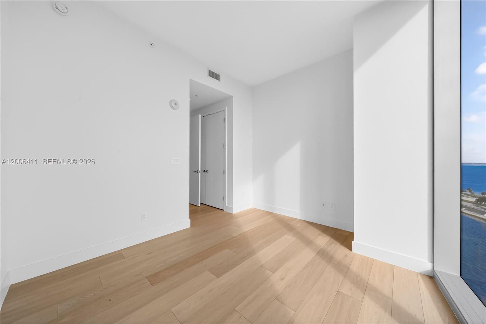 175 SE 25th Rd #1202 Miami, FL 33129