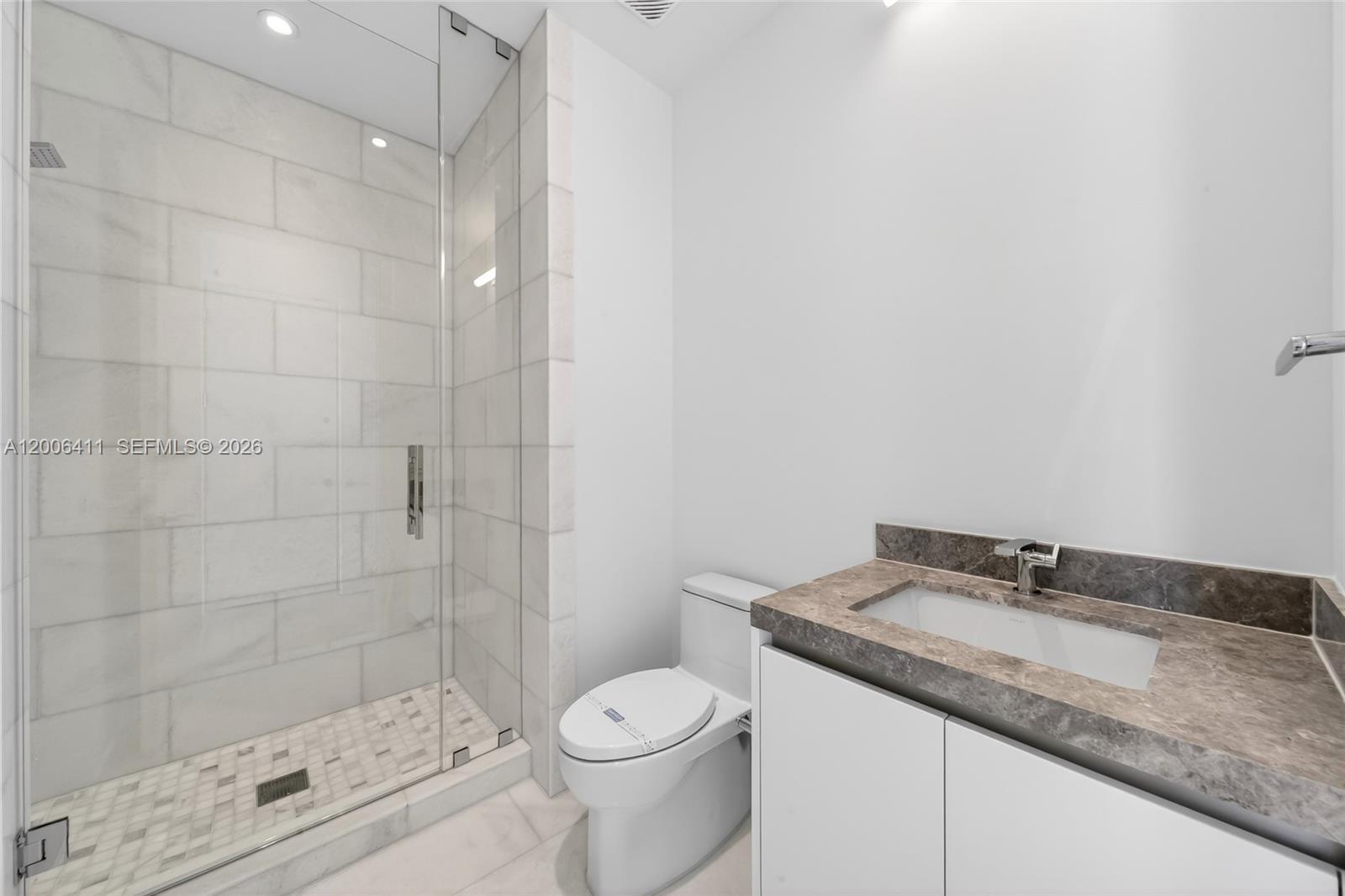 175 SE 25th Rd #1202 Miami, FL 33129