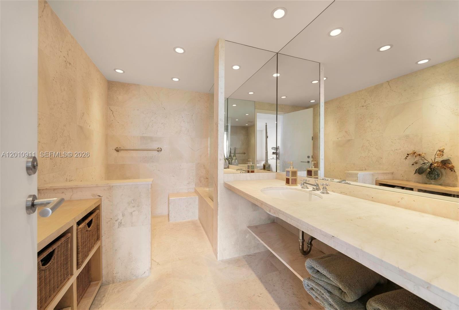200 Ocean Ln Dr #401 Key Biscayne, FL 33149