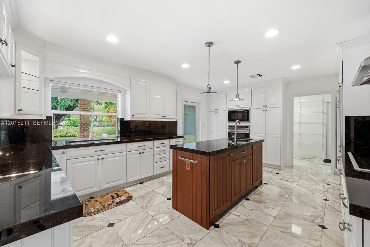 13060 SW 70th Ave Pinecrest, FL 33156