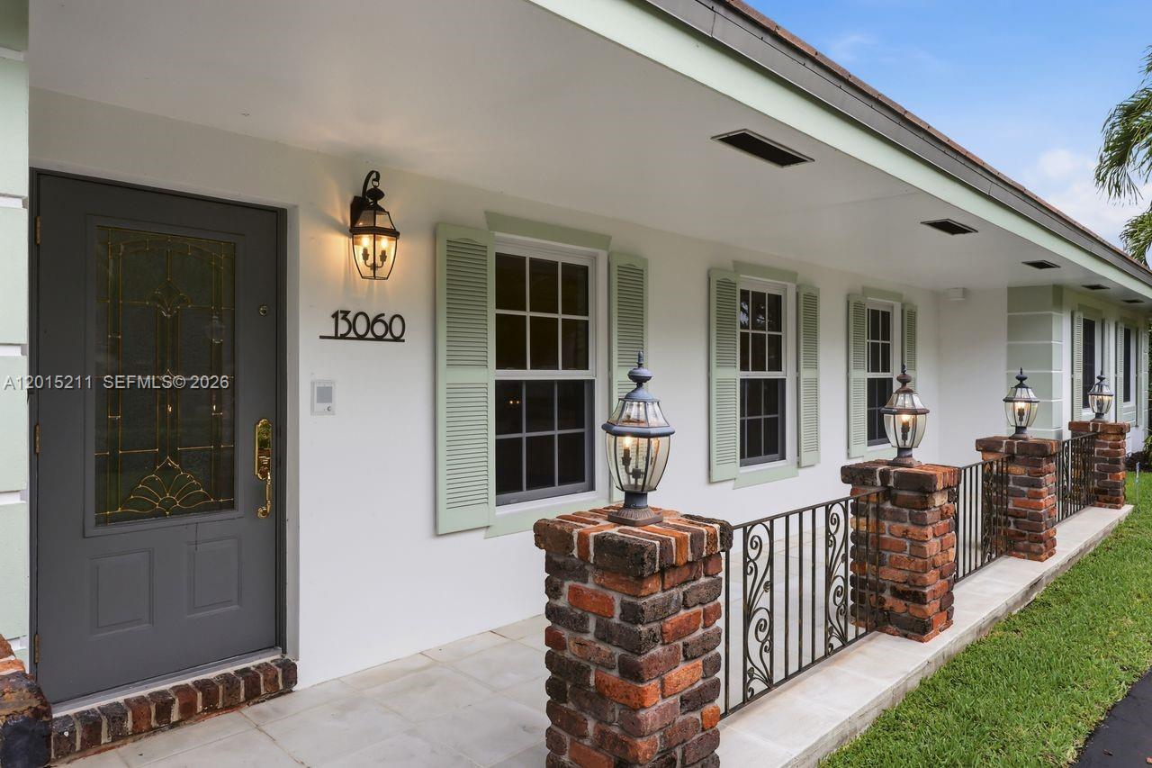 13060 SW 70th Ave Pinecrest, FL 33156