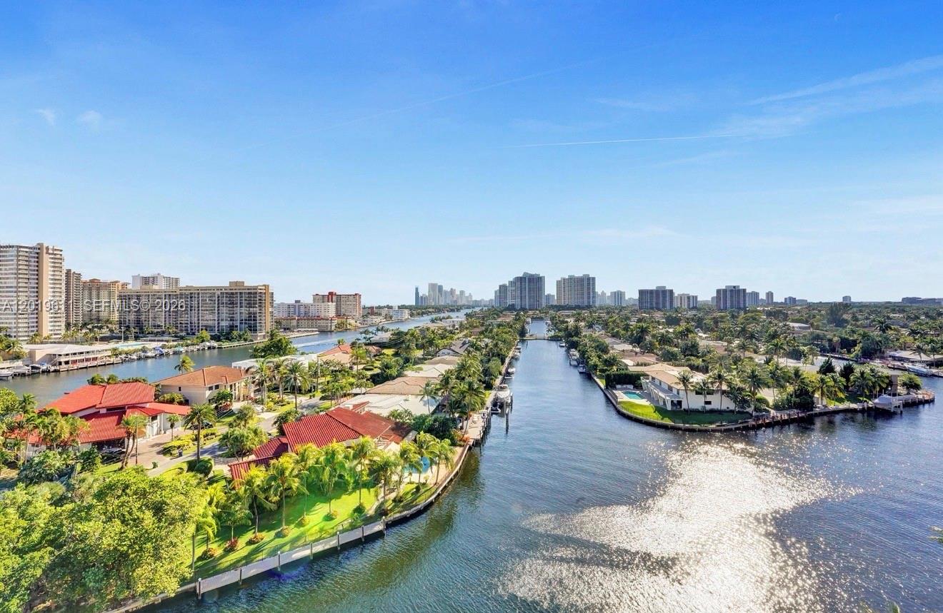 137 Golden Isles Dr #1006