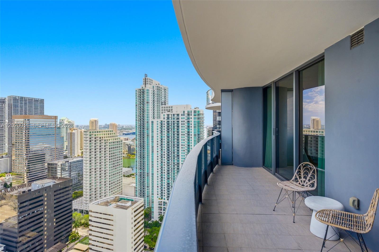 image Brickell Flatiron23