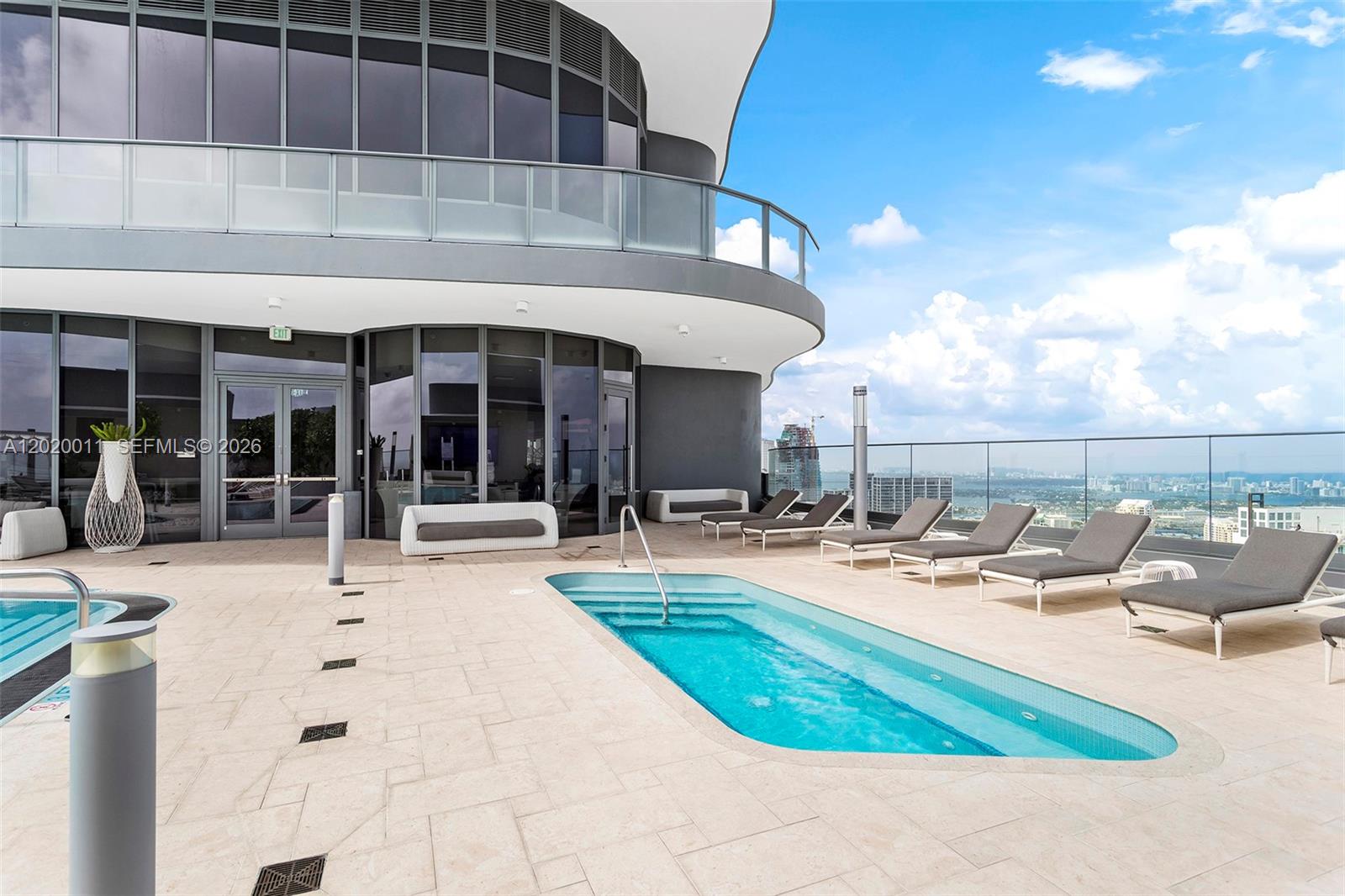 image Brickell Flatiron43