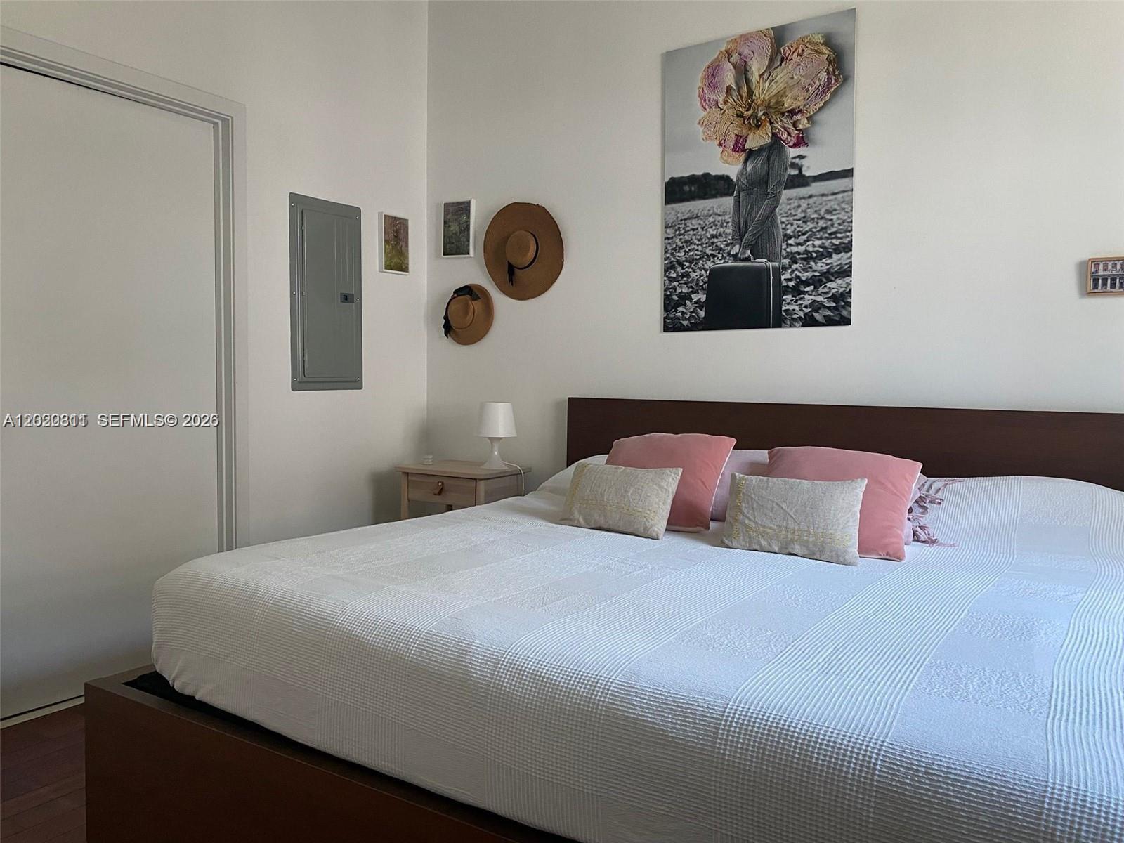image Cite on the Bay West12
