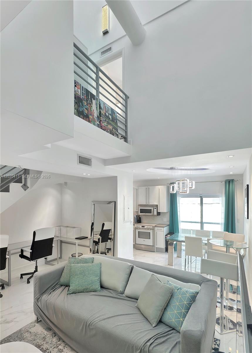 734 Michigan Ave #6 Miami Beach, FL 33139