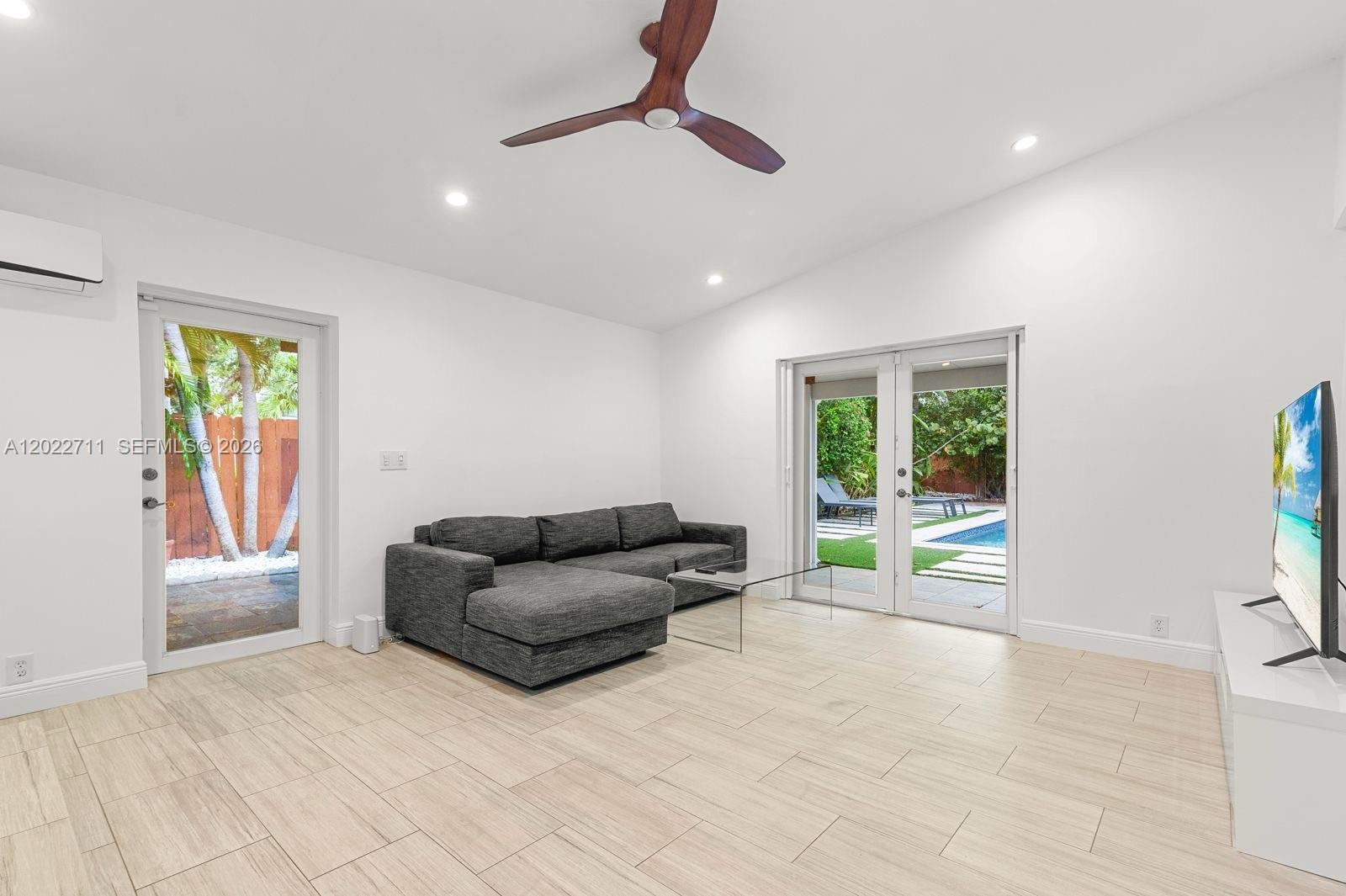 443 NE 71st St Miami, FL 33138