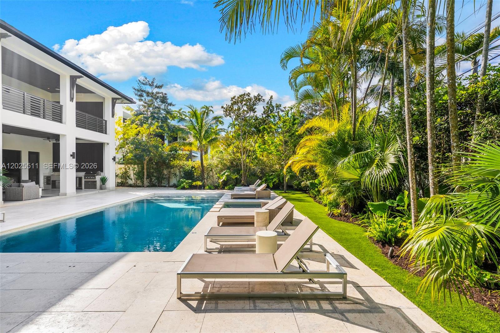5753 SW 31st St Miami, FL 33155