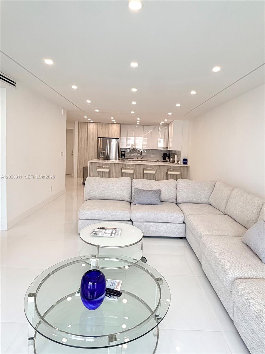 19390 Collins Ave #908 Sunny Isles Beach, FL 33160