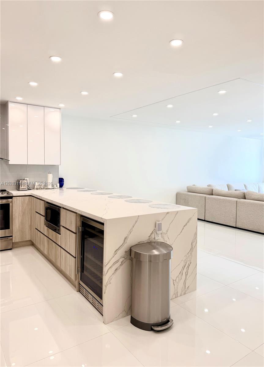 19390 Collins Ave #908 Sunny Isles Beach, FL 33160