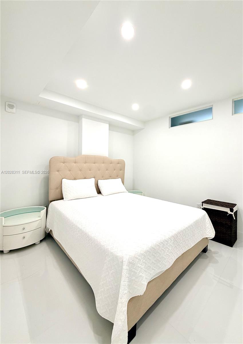 19390 Collins Ave #908 Sunny Isles Beach, FL 33160