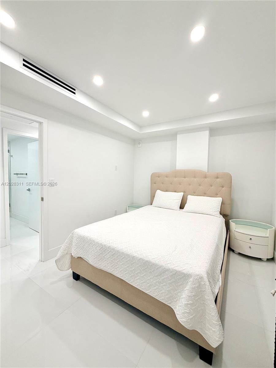 19390 Collins Ave #908 Sunny Isles Beach, FL 33160