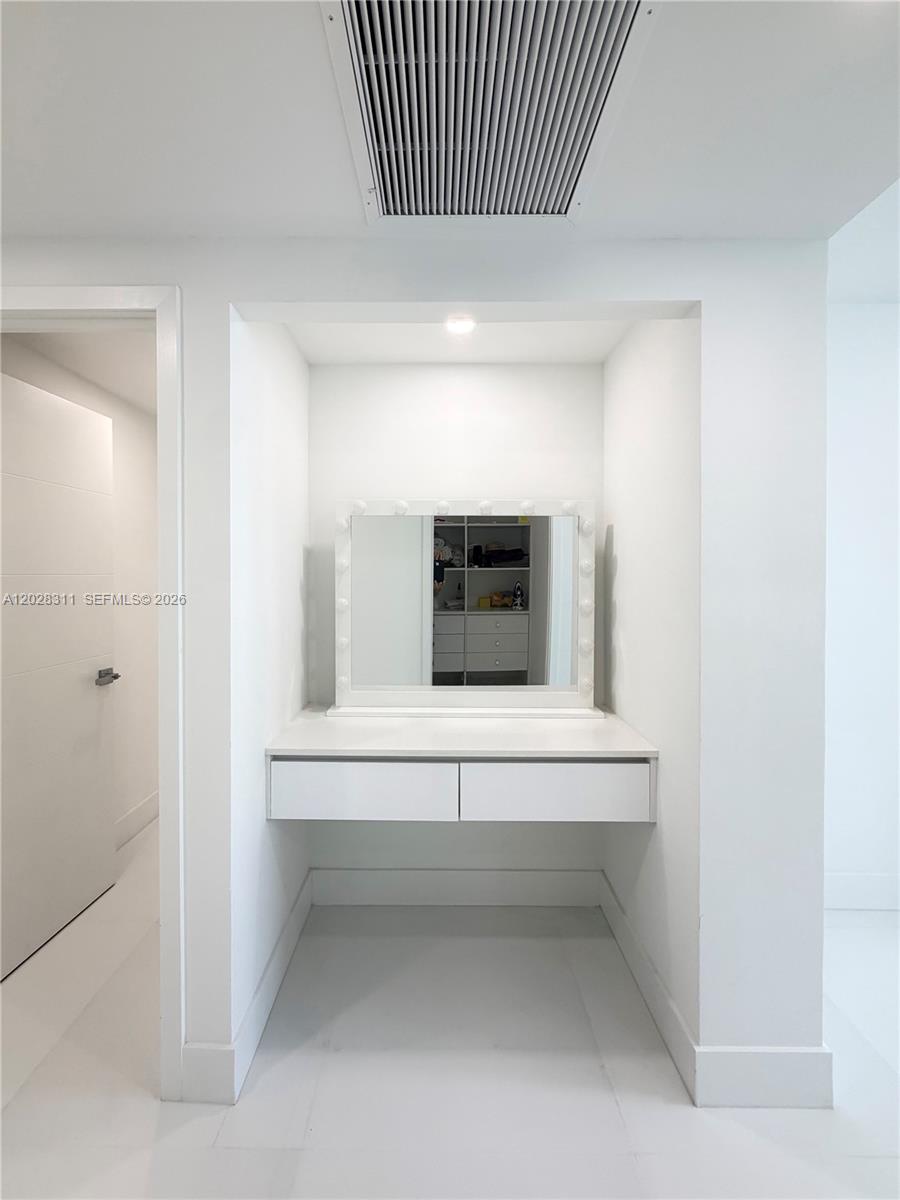19390 Collins Ave #908 Sunny Isles Beach, FL 33160