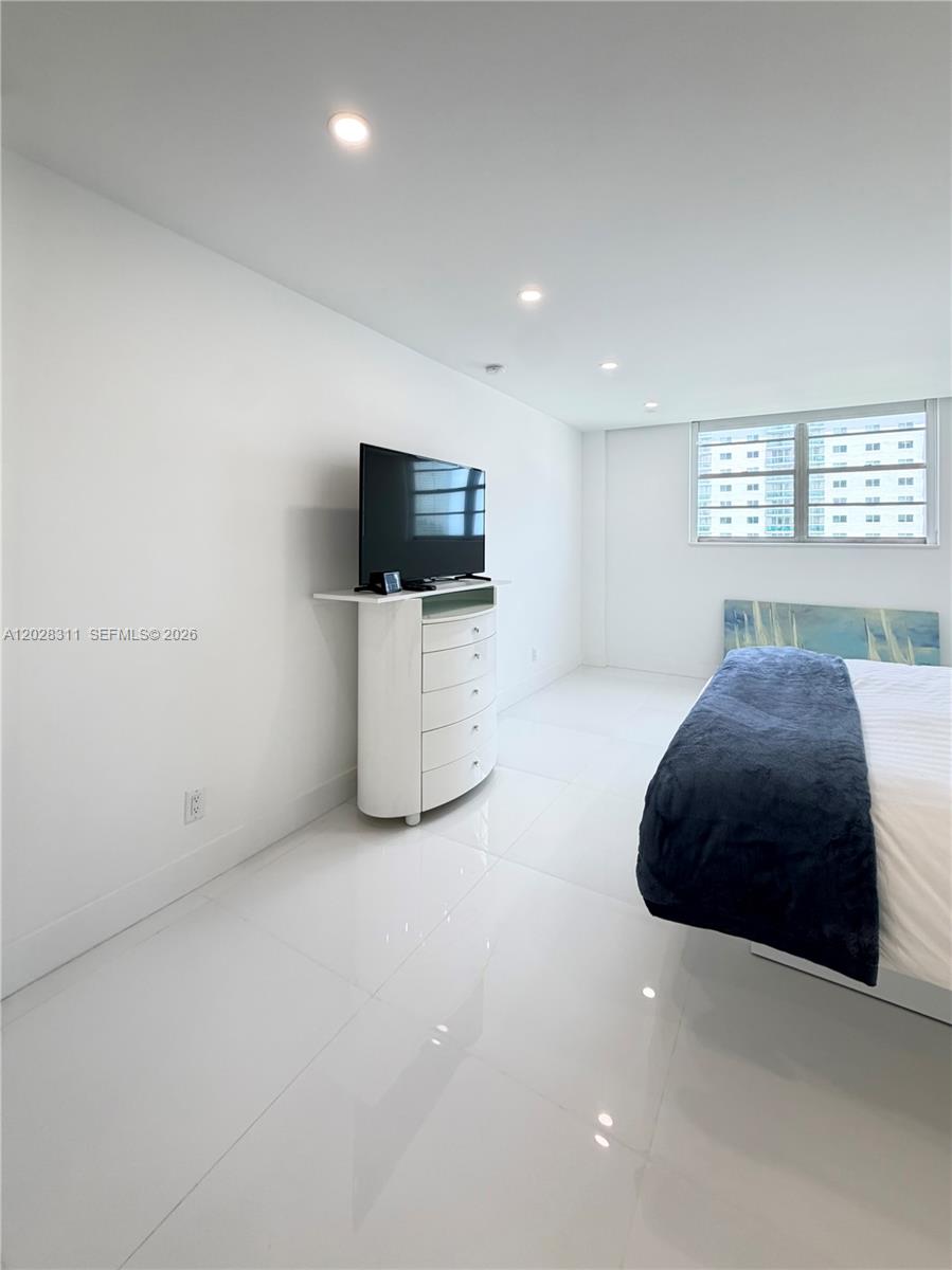 19390 Collins Ave #908 Sunny Isles Beach, FL 33160
