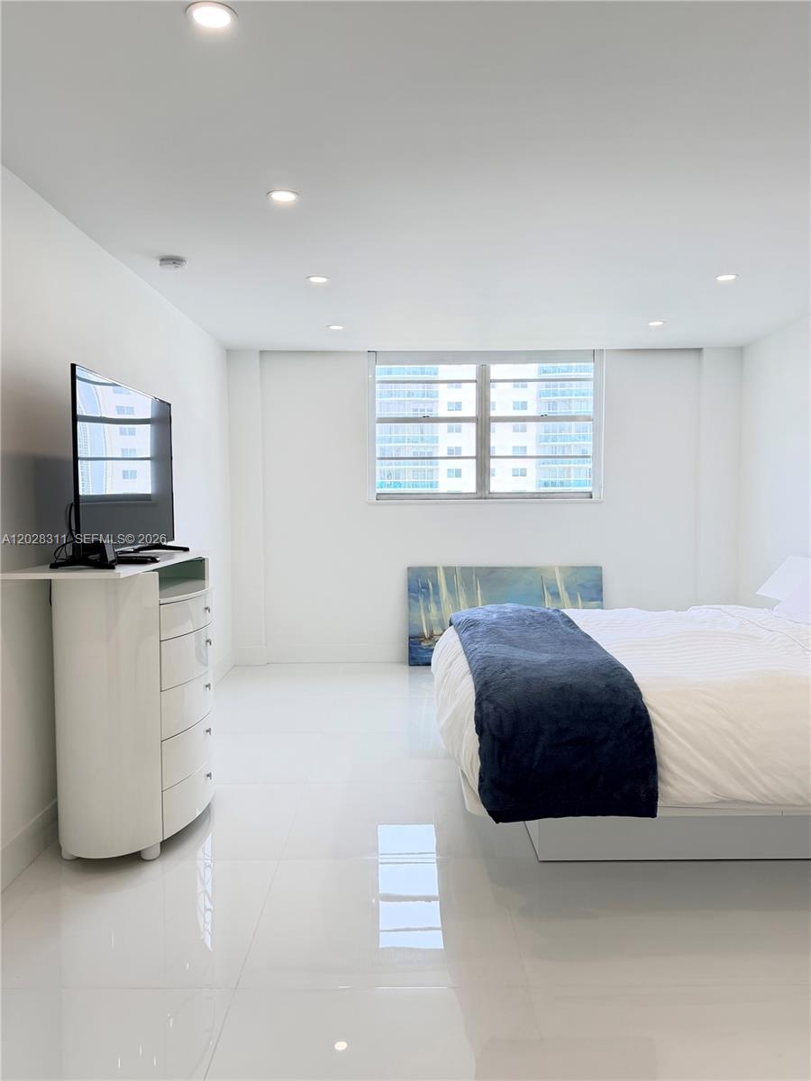 19390 Collins Ave #908 Sunny Isles Beach, FL 33160