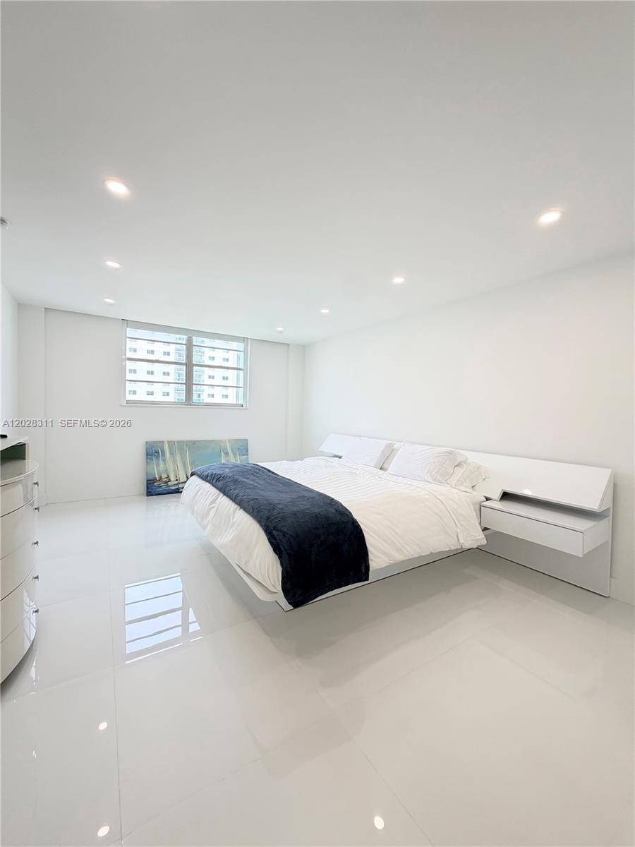 19390 Collins Ave #908 Sunny Isles Beach, FL 33160
