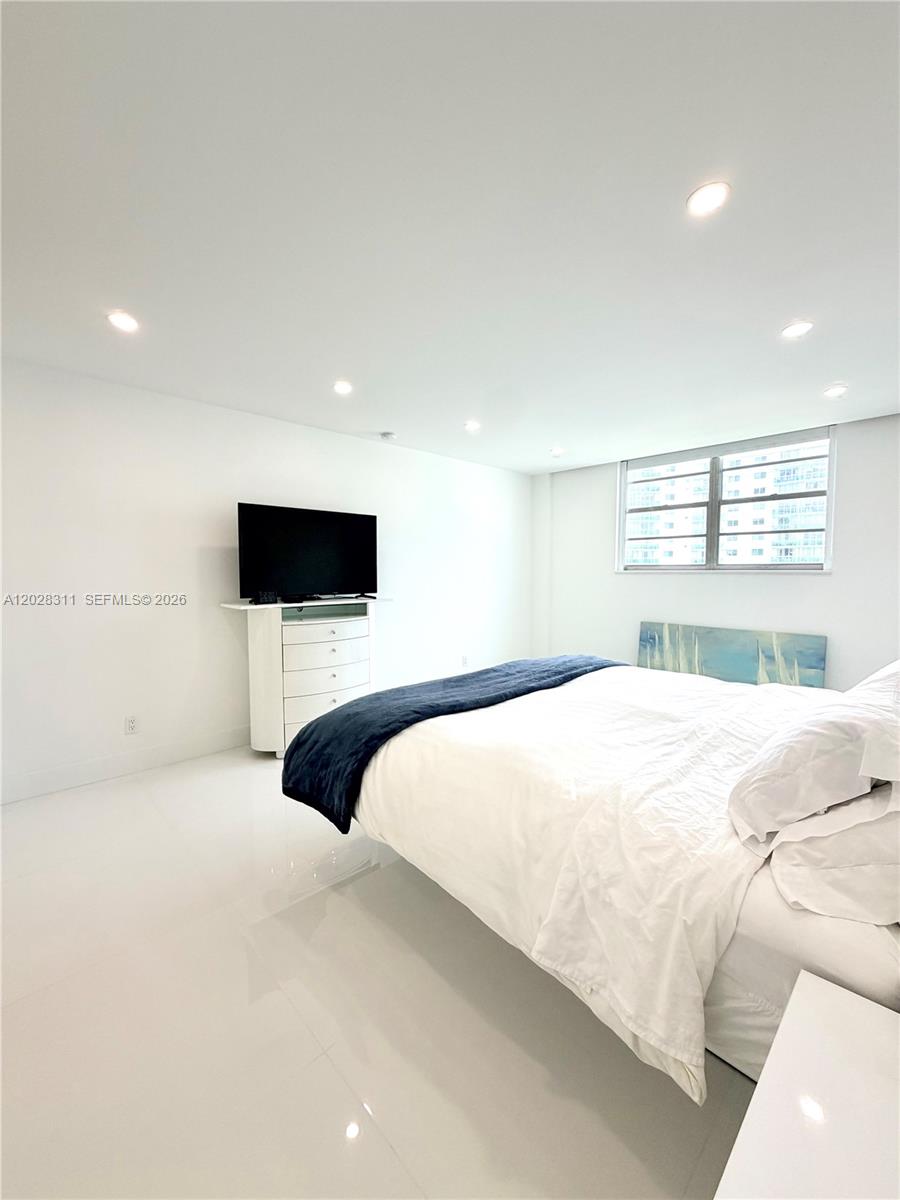 19390 Collins Ave #908 Sunny Isles Beach, FL 33160
