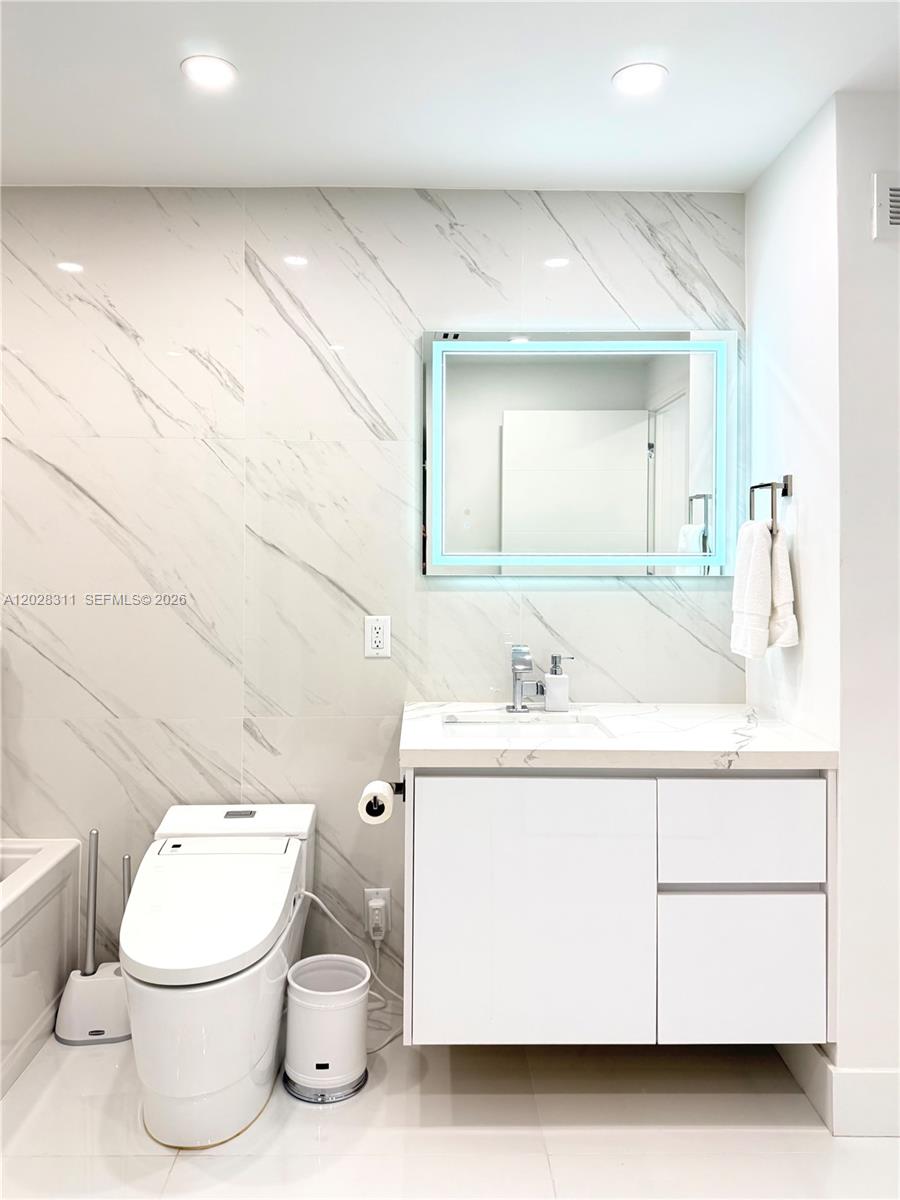 19390 Collins Ave #908 Sunny Isles Beach, FL 33160