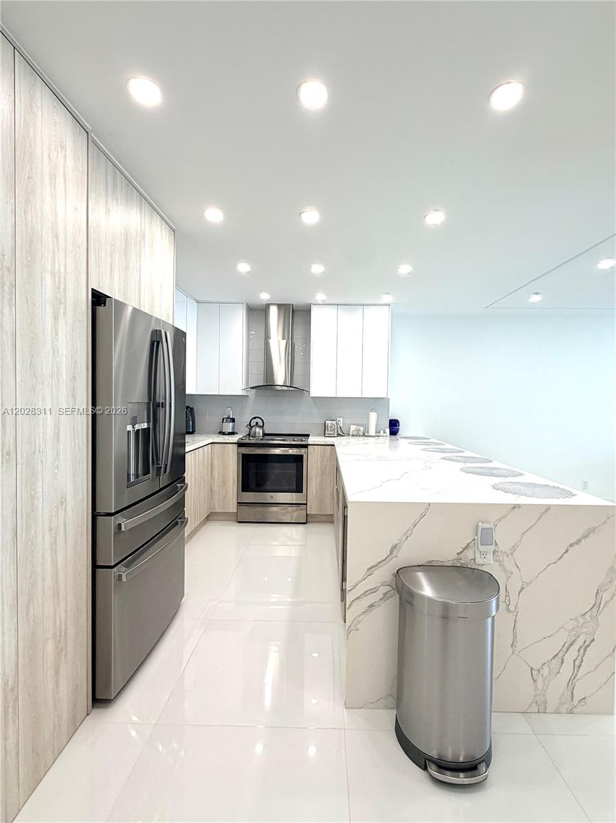 19390 Collins Ave #908 Sunny Isles Beach, FL 33160