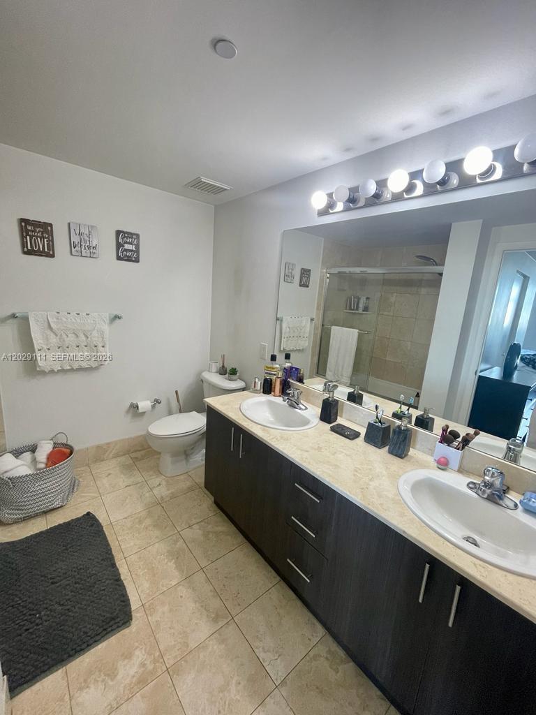 2475 Brickell Ave #2303 Miami, FL 33129