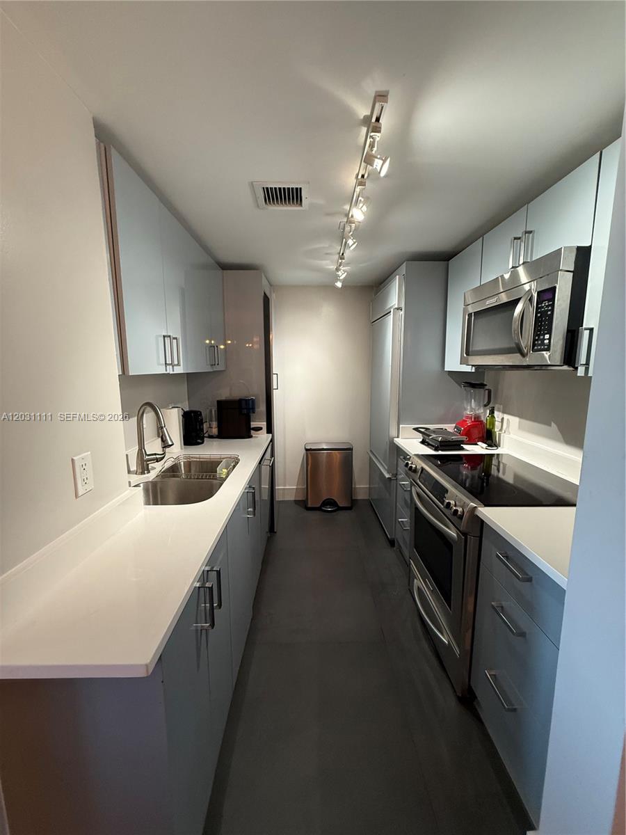 10275 Collins #921 Bal Harbour, FL 33154