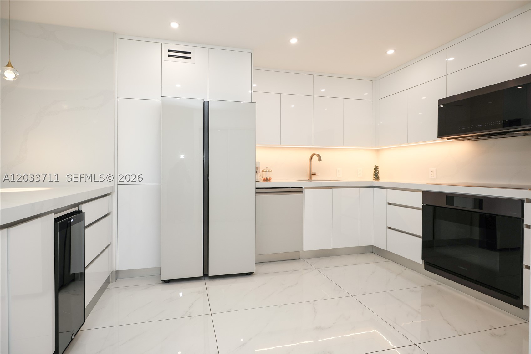 image Arlen House East17