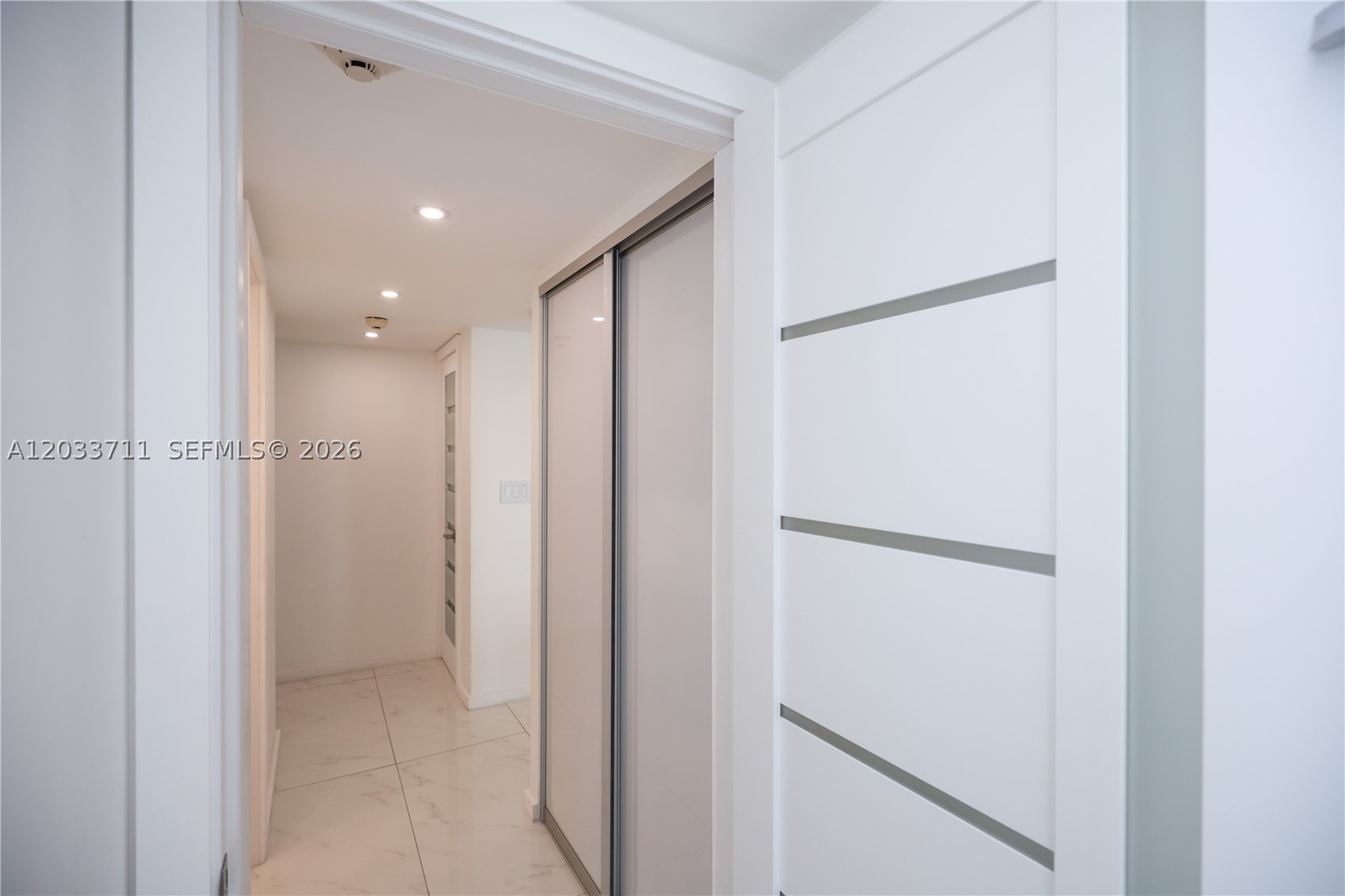 image Arlen House East53