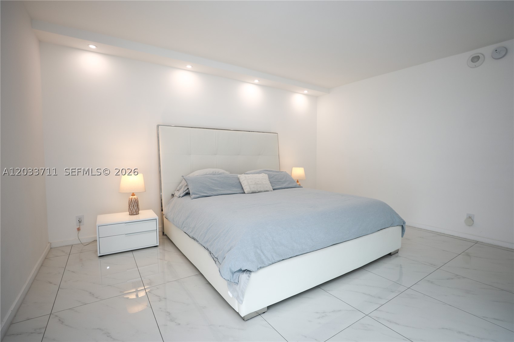 image Arlen House East60