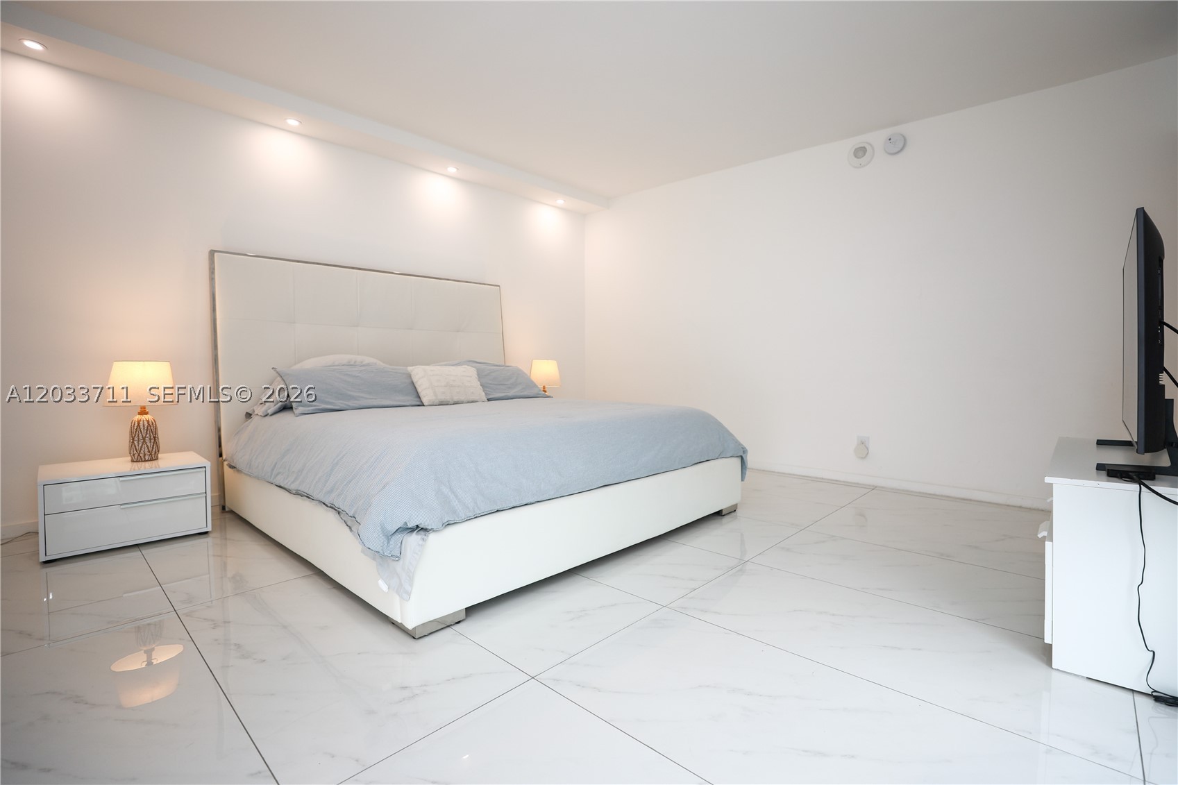 image Arlen House East61